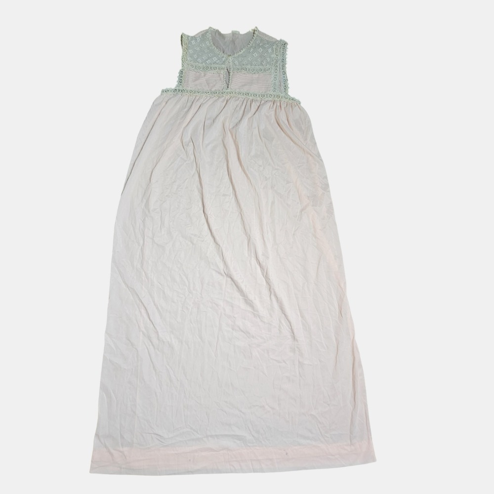 Vintage Saramae Lingerie Lace yoke Trim Nightgown Dress M Classic Glam Boudoir